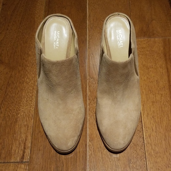 New! Michael Kors Pointed-Toe Suede Mules Slides - Picture 3 of 5